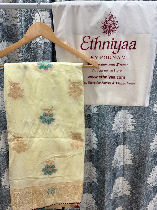 Elegant Soft Silk Saree with Floral Woven Design