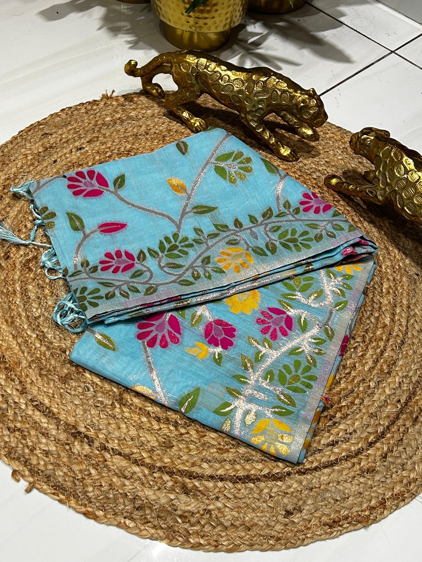 Premium Floral Embroidered Fine cotton silk Saree🌺🌱