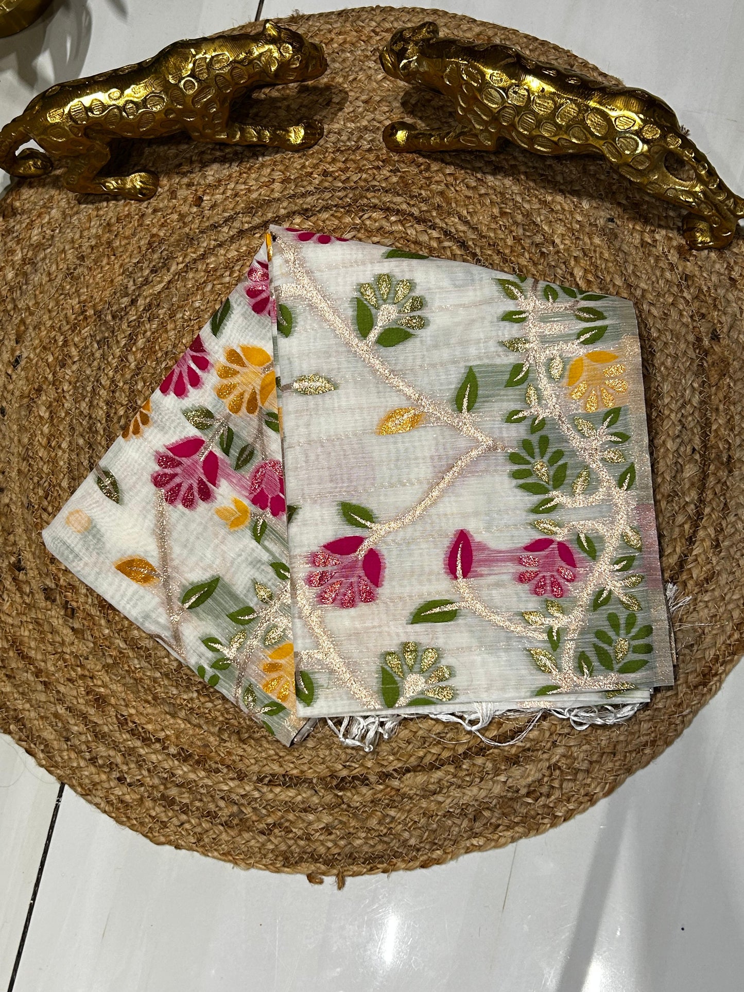 Premium Floral Embroidered Fine cotton silk Saree🌺🌱