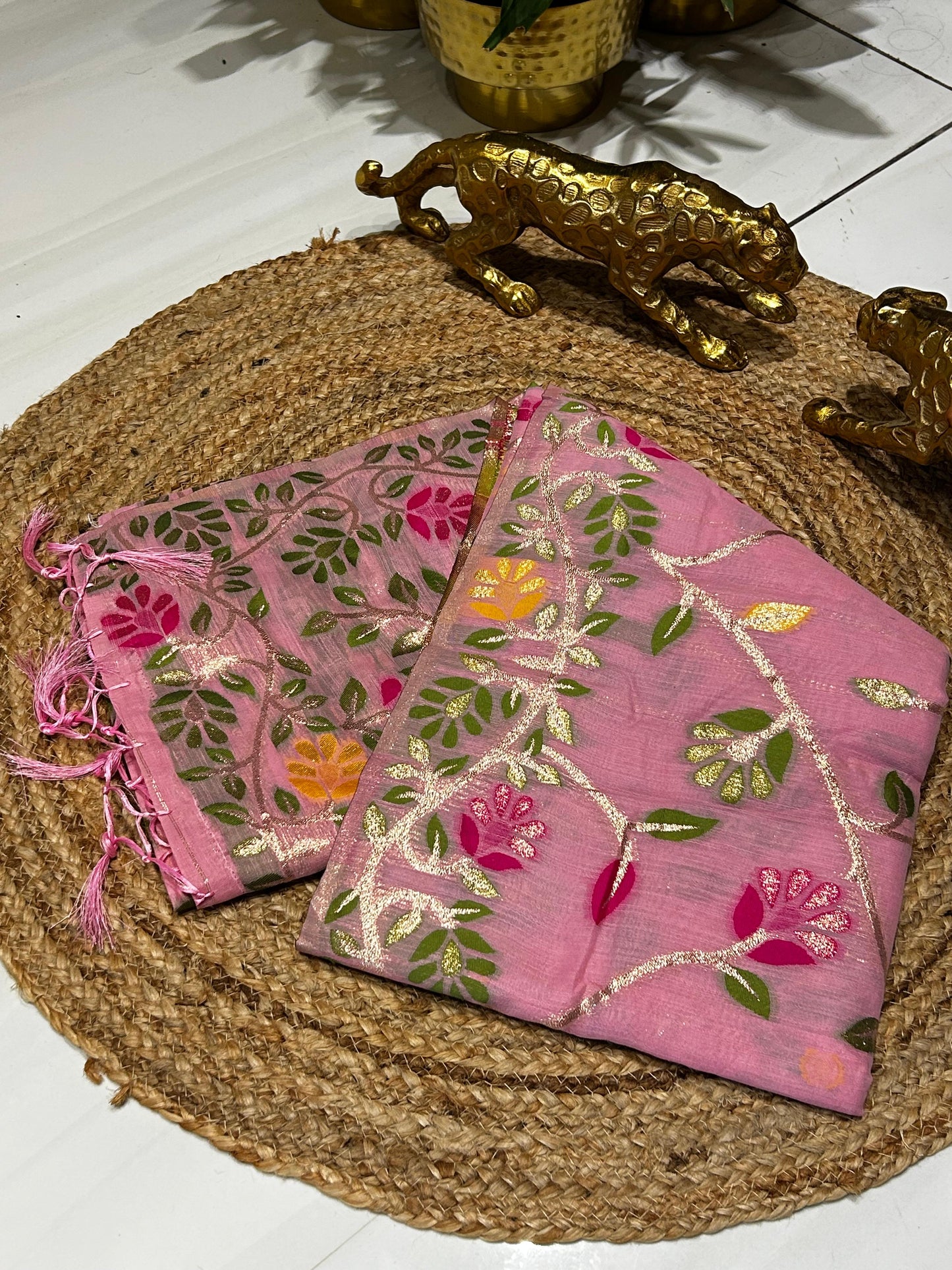 Premium Floral Embroidered Fine cotton silk Saree🌺🌱