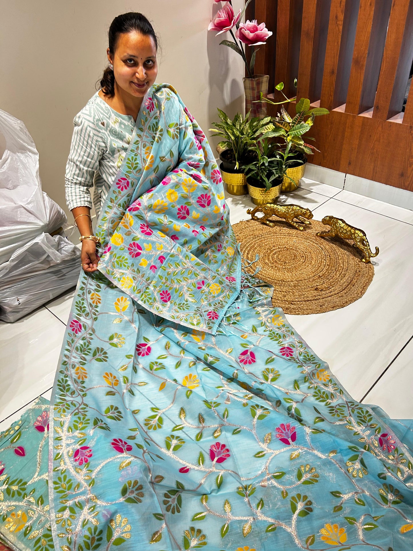 Premium Floral Embroidered Fine cotton silk Saree🌺🌱