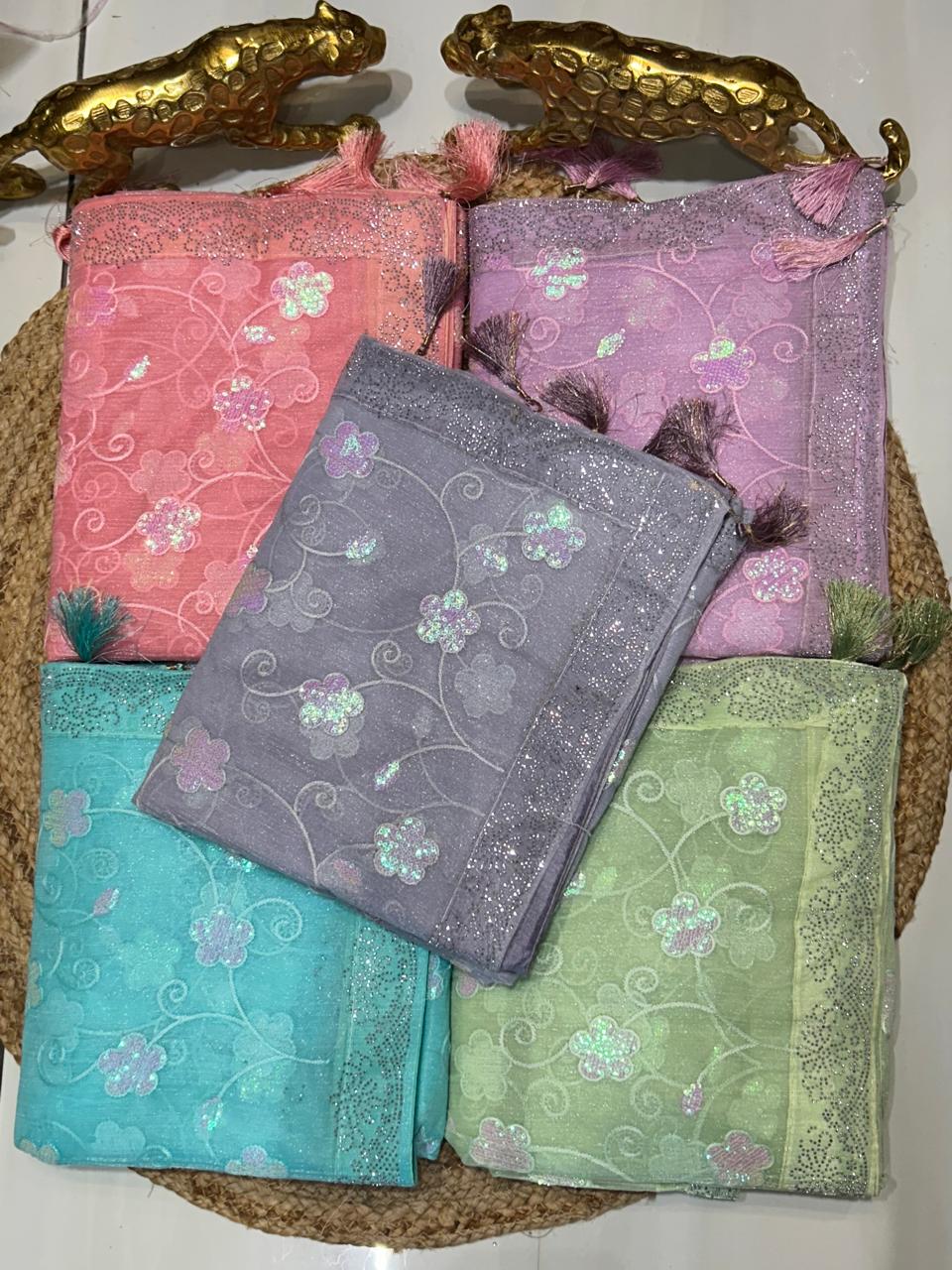 Premium Floral Organza Saree🌸❄️