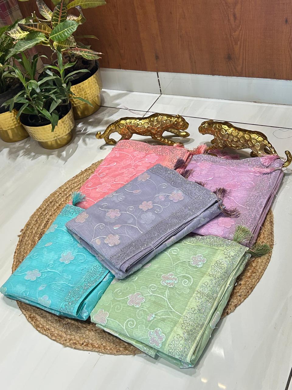 Premium Floral Organza Saree🌸❄️