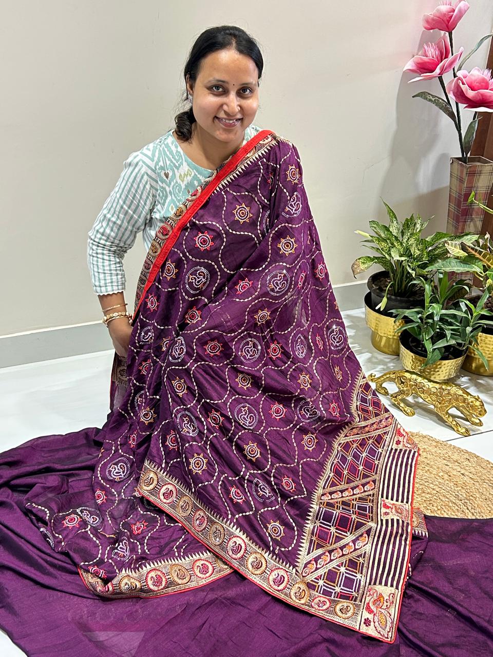 Gujarati Traditional Embroidered Saree🫑🌶️