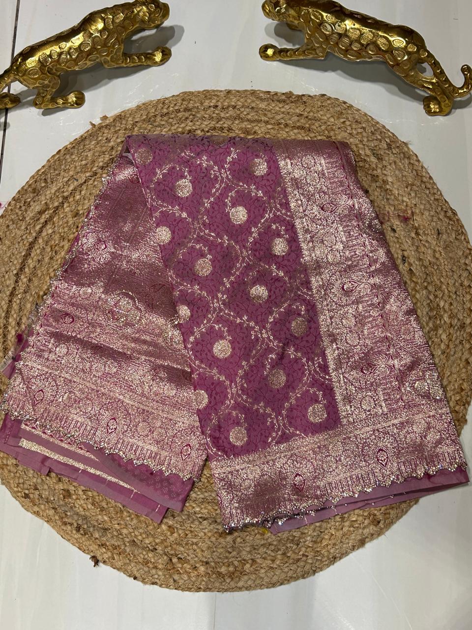 Premium Banarshi saree🧵✨