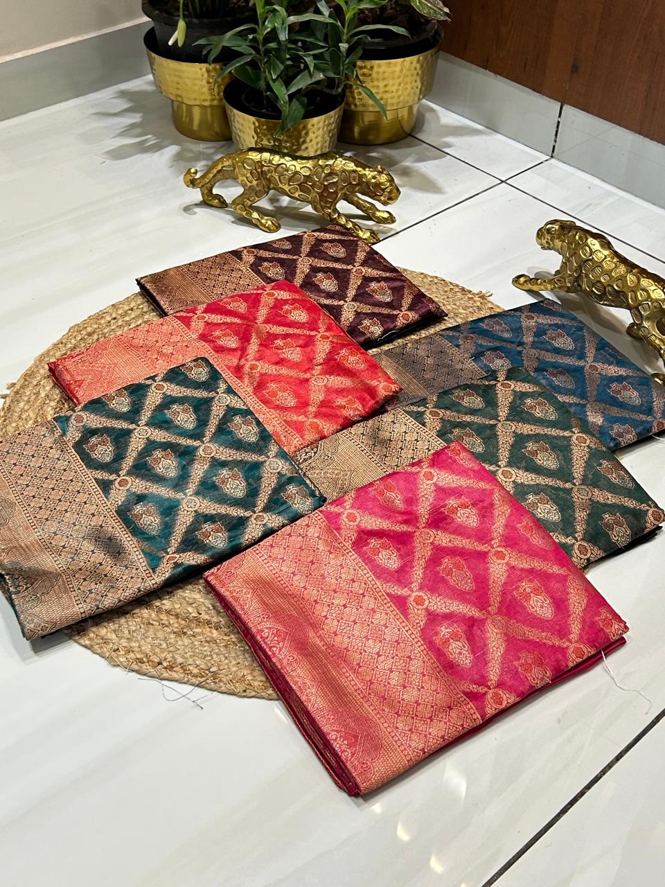Banarasi Silk Sari with Zari Work🧵🫰🏻