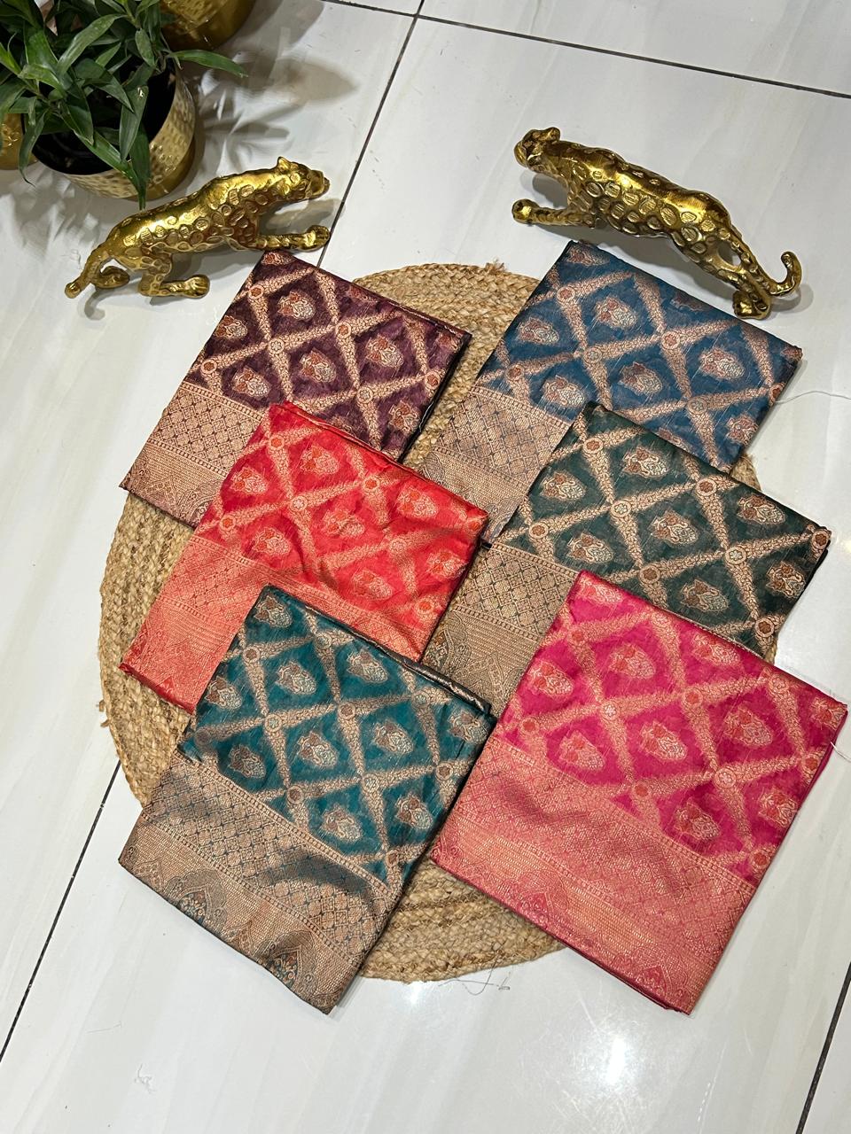 Banarasi Silk Sari with Zari Work🧵🫰🏻