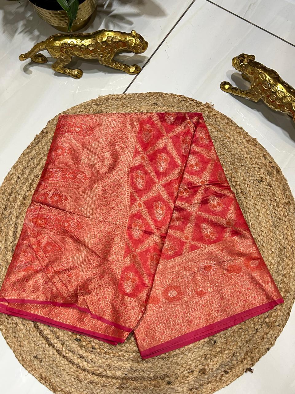 Banarasi Silk Sari with Zari Work🧵🫰🏻