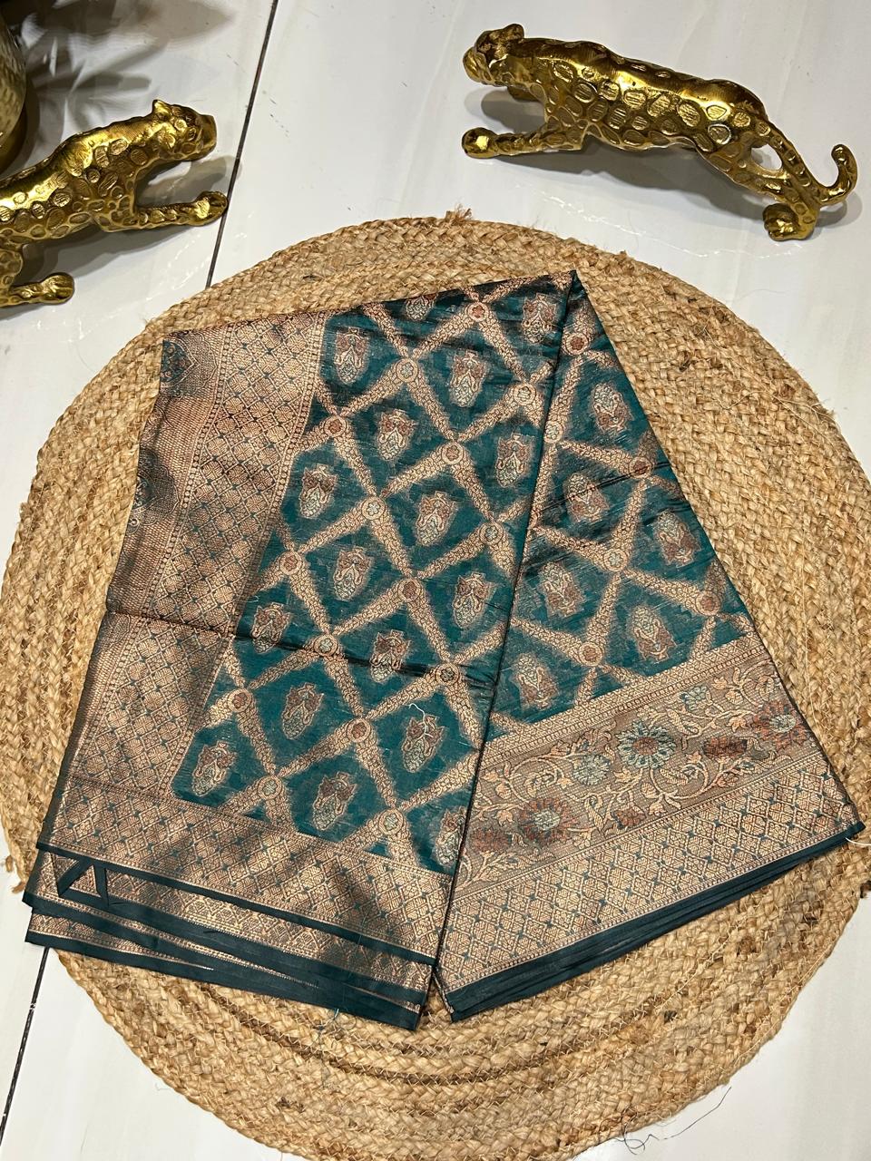 Banarasi Silk Sari with Zari Work🧵🫰🏻