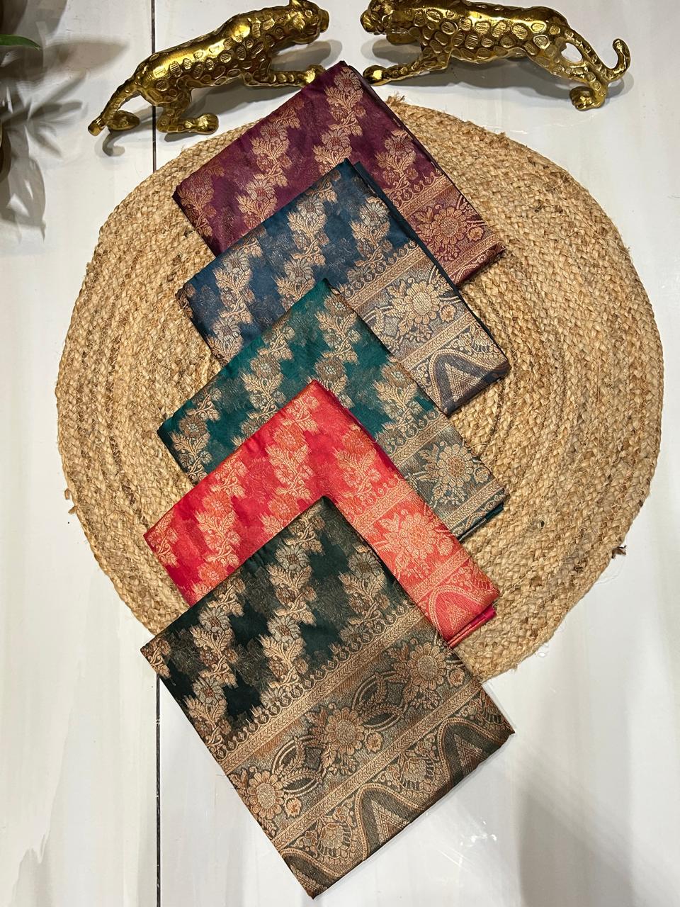 Banarasi Silk Saree with Zari Work✨🍁