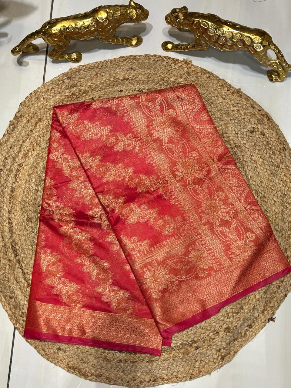 Banarasi Silk Saree with Zari Work✨🍁