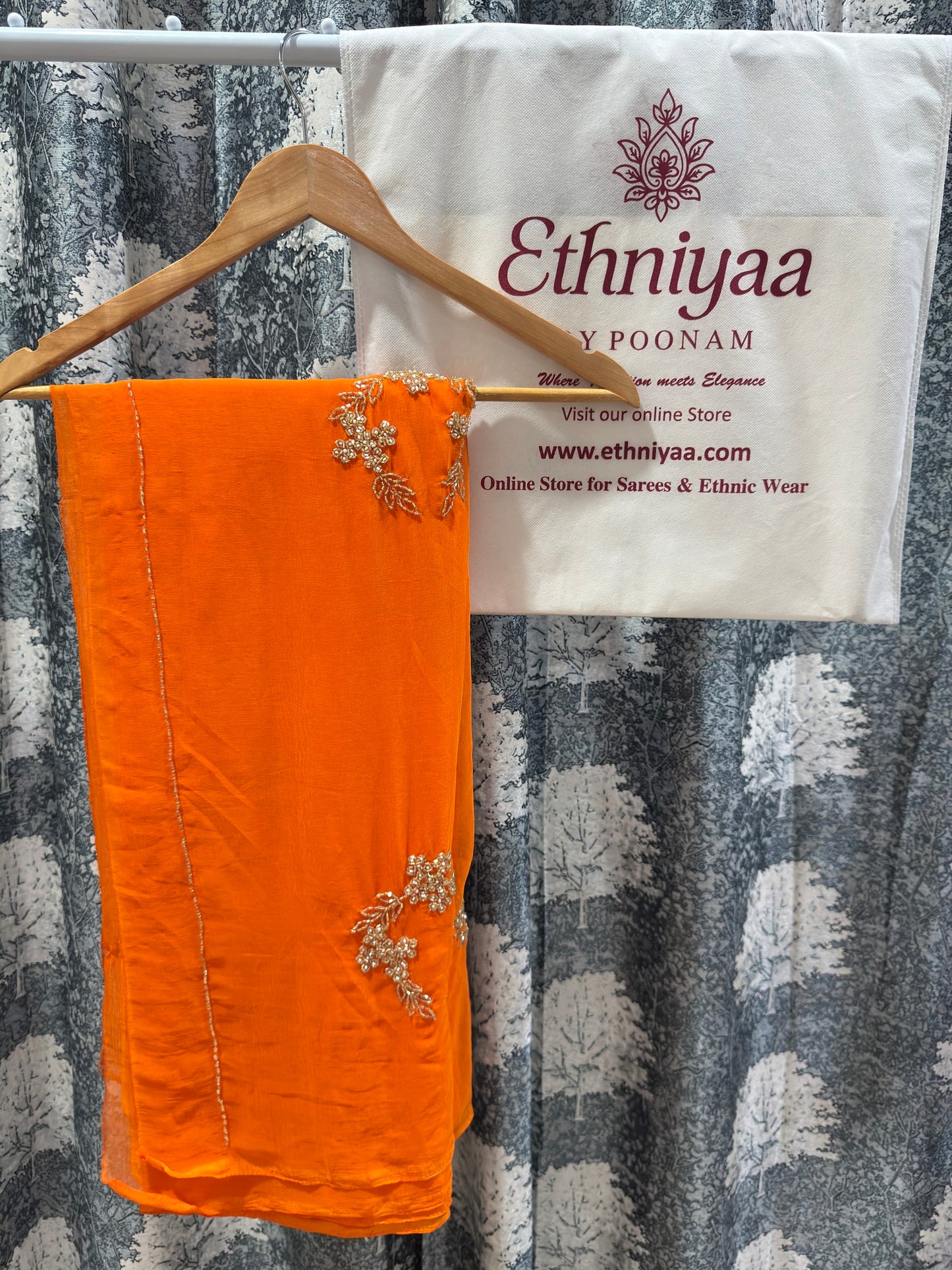 Elegant Premium Chiffon Saree with Floral Handwork🌺