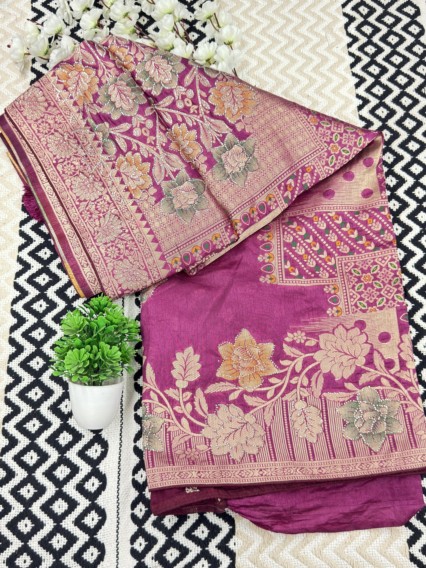 Premium Floral Dola Silk Saree – Magenta Pink🍇