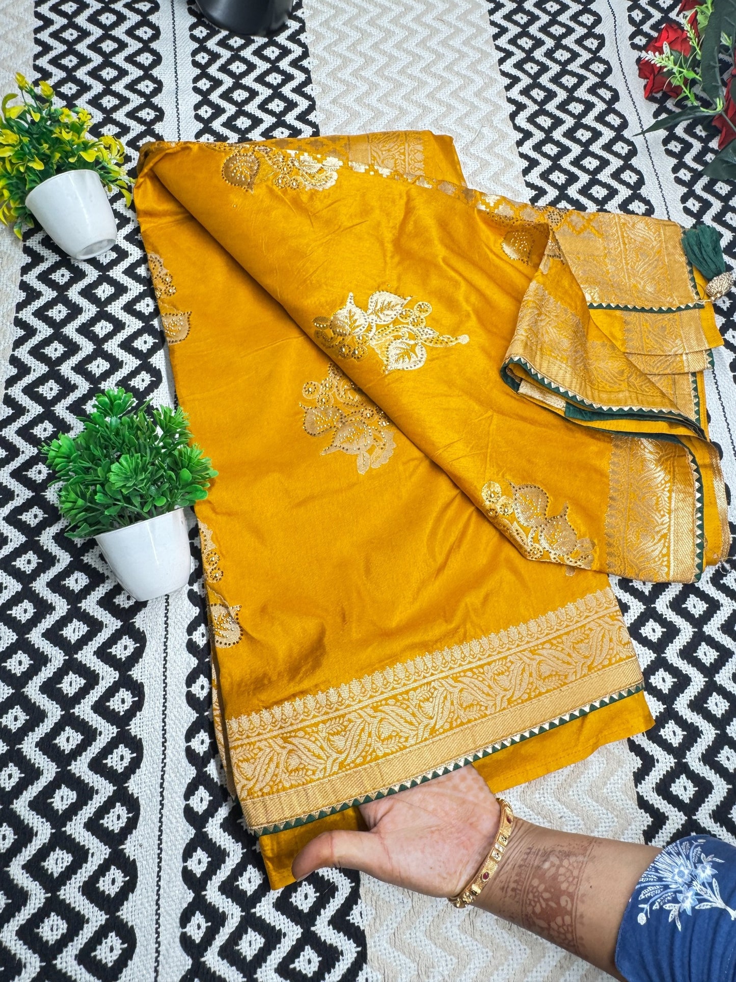 Premium Mustard Dola Silk Saree with Zari Weaving & Sequin Work🌼