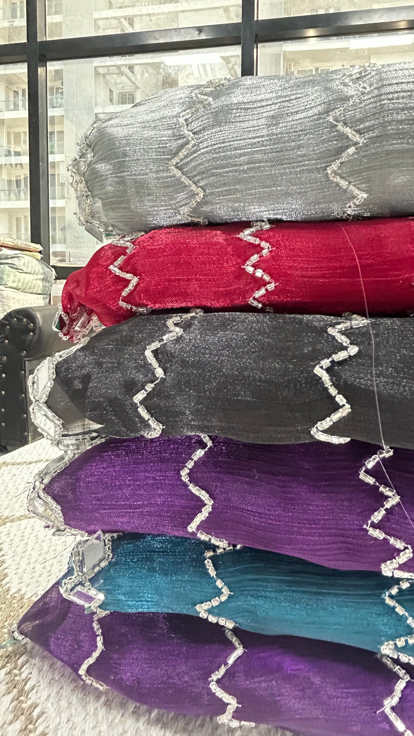 Premium Organza Georgette Crush Handwork Saree☔️