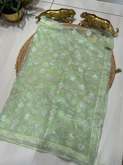 Premium Floral Organza Saree🌸❄️