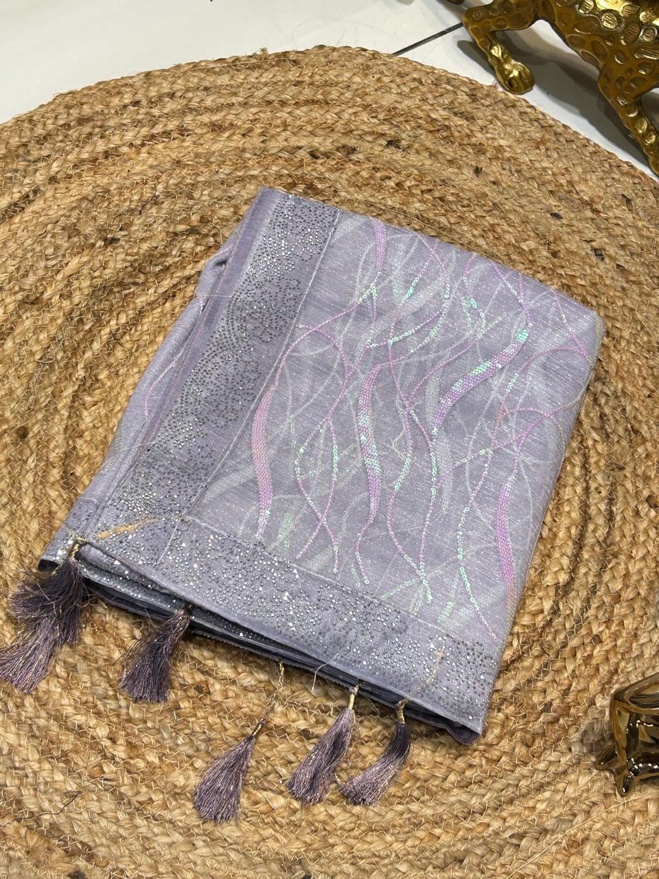 Premium Wavy Line Organza Saree🪸❄️