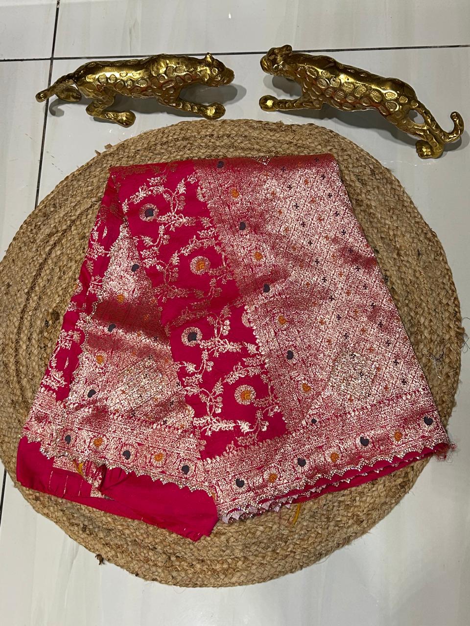 Premium Banarasi Silk🌺🌱🌼