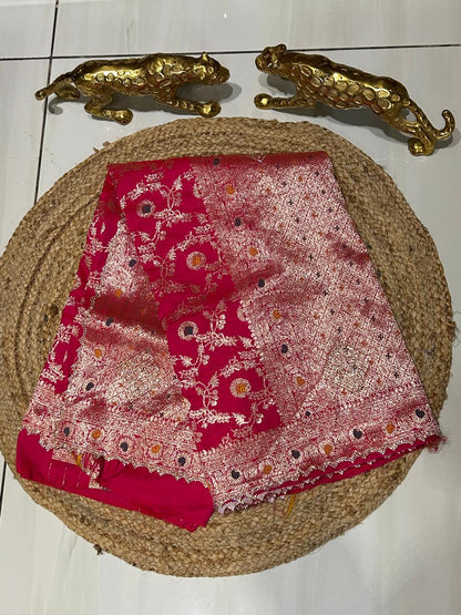 Premium Banarasi Silk🌺🌱🌼