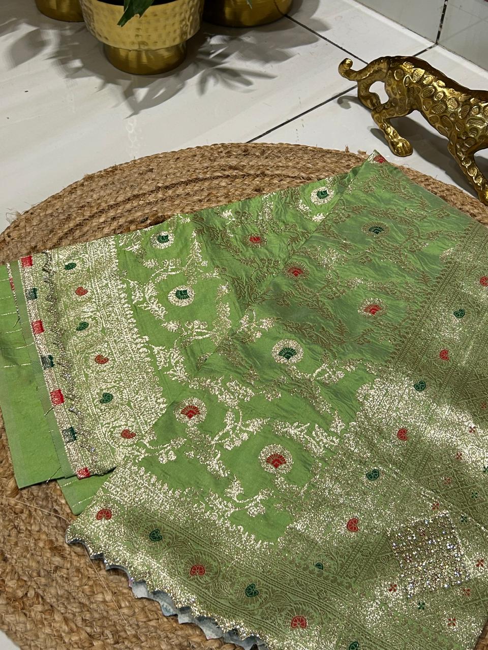 Premium Banarasi Silk🌺🌱🌼