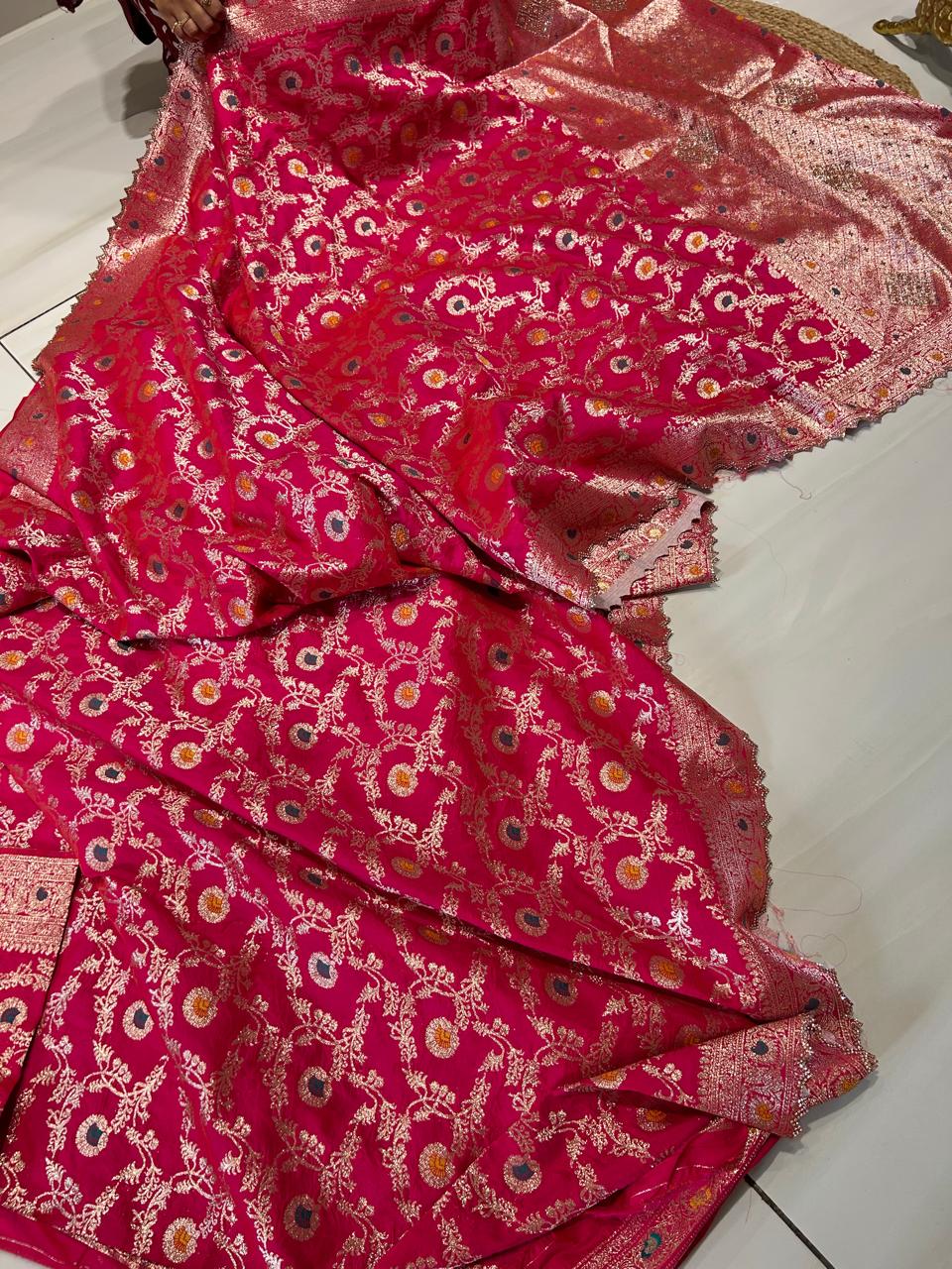 Premium Banarasi Silk🌺🌱🌼