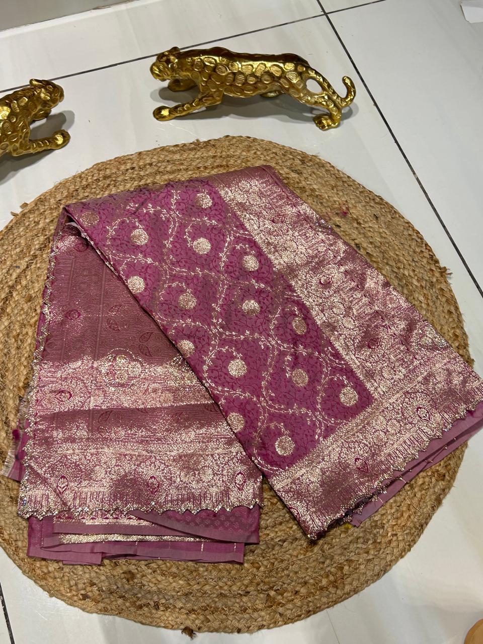 Premium Banarshi saree🧵✨