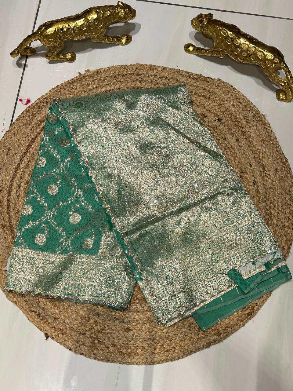 Premium Banarshi saree🧵✨