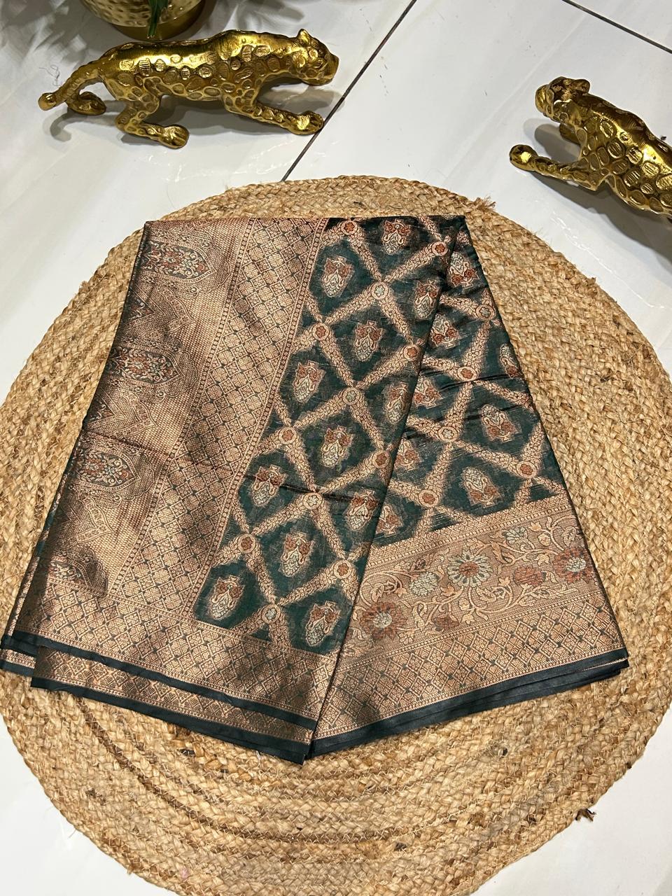 Banarasi Silk Sari with Zari Work🧵🫰🏻