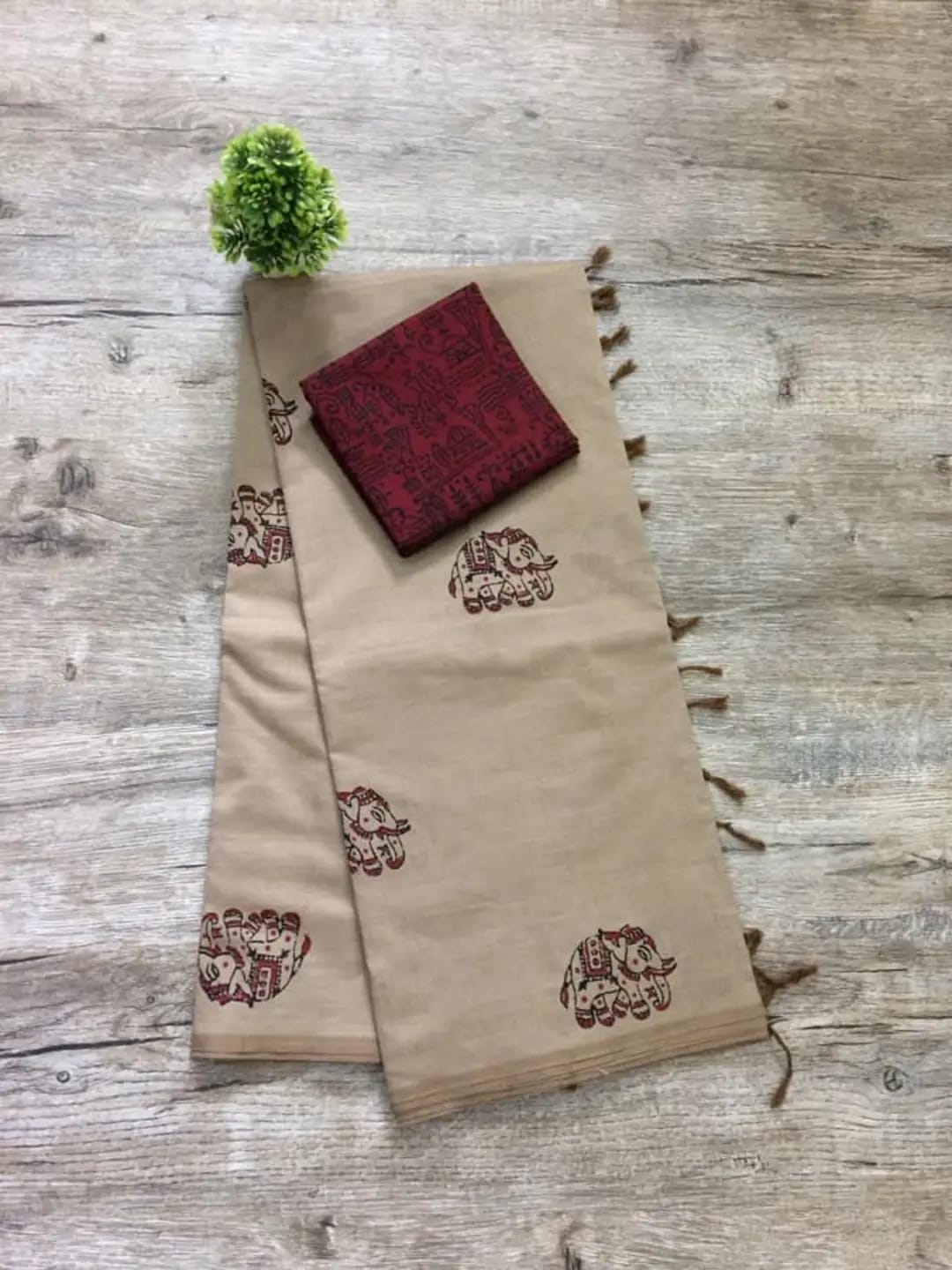 Tussar Silk Saree🫐